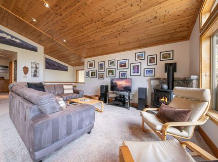 13715 Hansel Avenue, Truckee, CA 96161 Photo