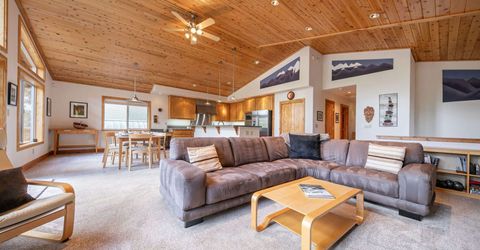 13715 Hansel Avenue, Truckee, CA 96161 Photo