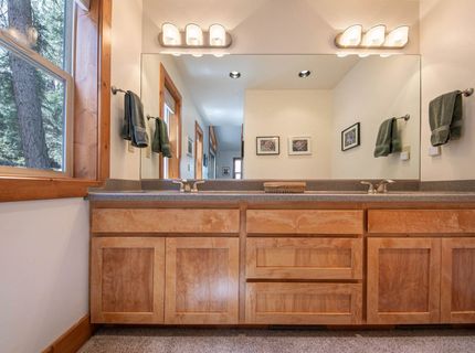 13715 Hansel Avenue, Truckee, CA 96161 Photo