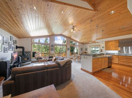 13715 Hansel Avenue, Truckee, CA 96161 Photo