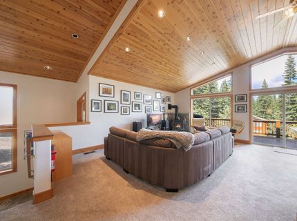 13715 Hansel Avenue, Truckee, CA 96161 Photo