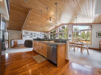 13715 Hansel Avenue, Truckee, CA 96161 Photo