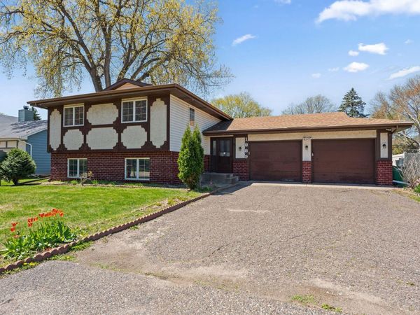 1889 Hamline Avenue N, Falcon Heights, MN 55113