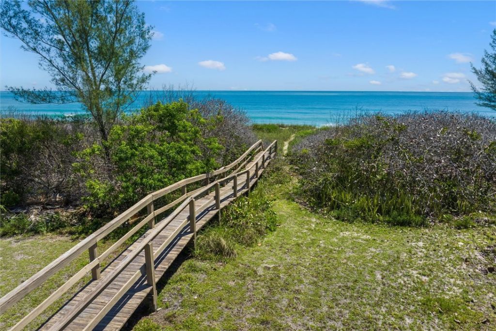 4562 N Highway A1a, Hutchinson Island, FL 34949 Photo