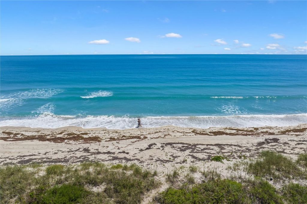 4562 N Highway A1a, Hutchinson Island, FL 34949 Photo