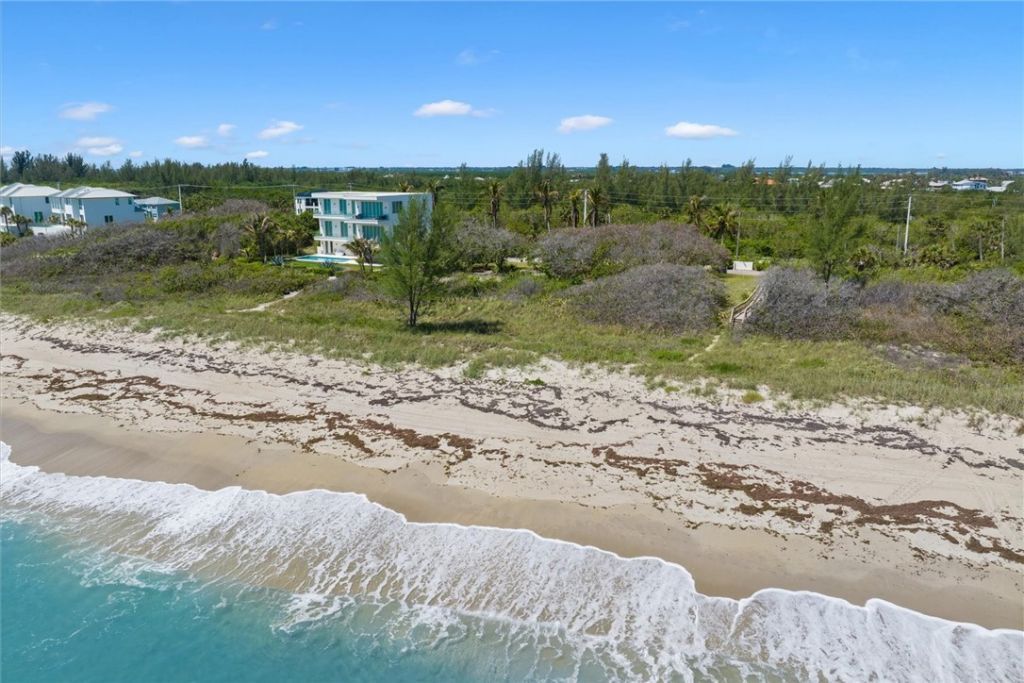 4562 N Highway A1a, Hutchinson Island, FL 34949 Photo