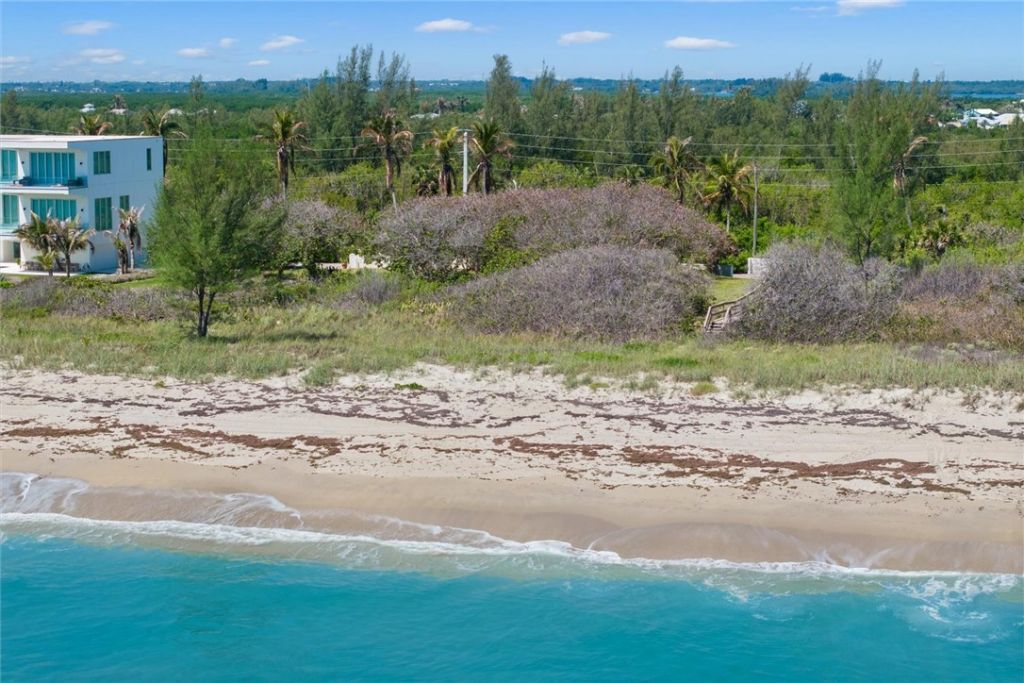 4562 N Highway A1a, Hutchinson Island, FL 34949 Photo