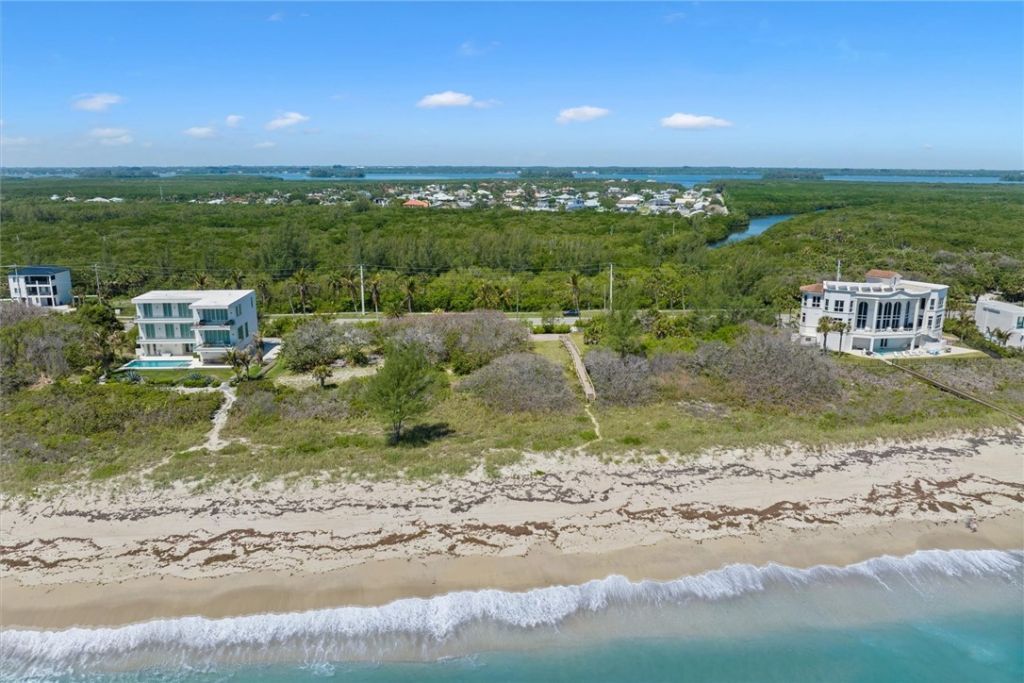 4562 N Highway A1a, Hutchinson Island, FL 34949 Photo
