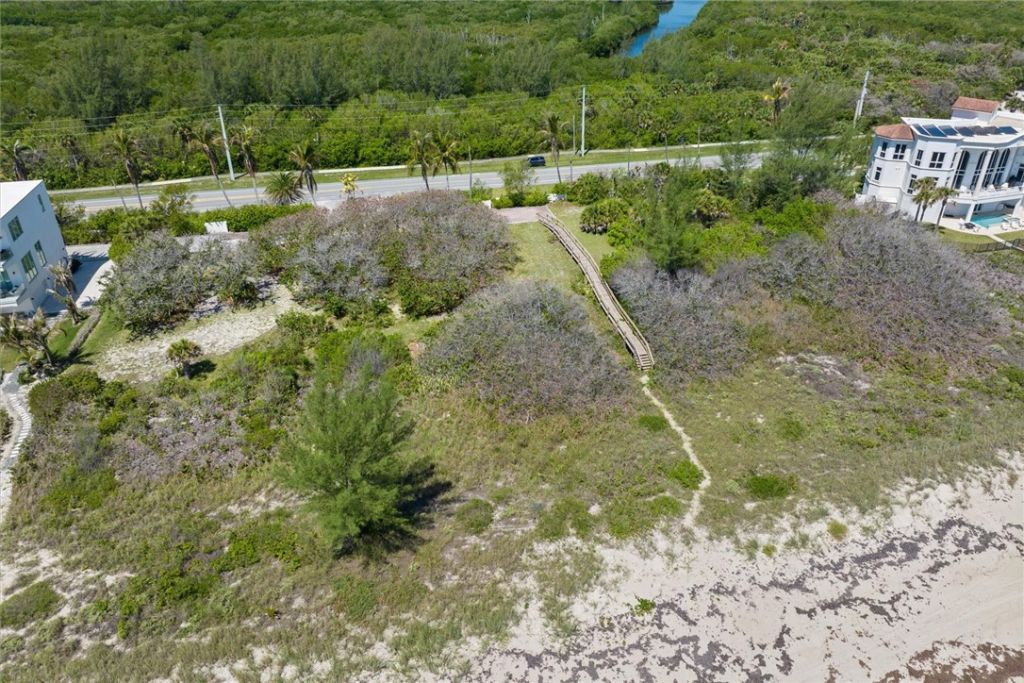 4562 N Highway A1a, Hutchinson Island, FL 34949 Photo