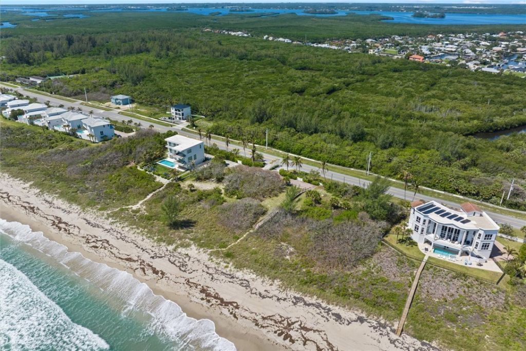 4562 N Highway A1a, Hutchinson Island, FL 34949 Photo