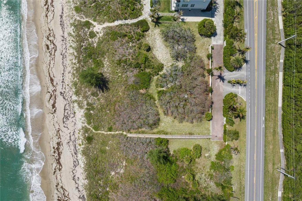 4562 N Highway A1a, Hutchinson Island, FL 34949 Photo