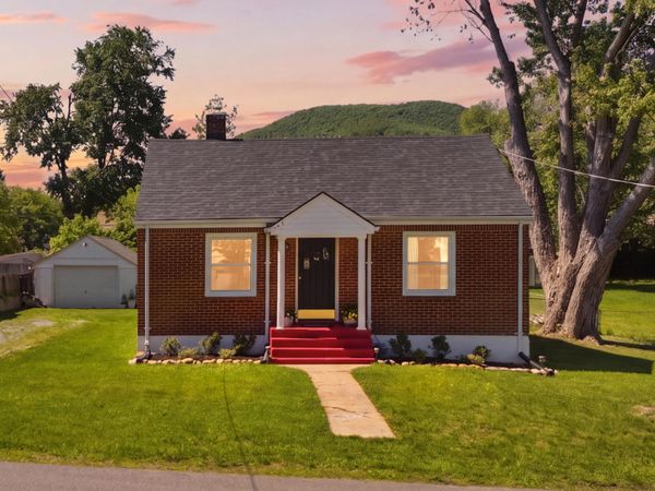 1119 Gearhart RD SE, Roanoke, VA 24014