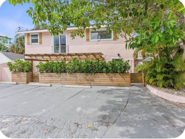 106 E BAY DRIVE , TREASURE ISLAND, FL 33706