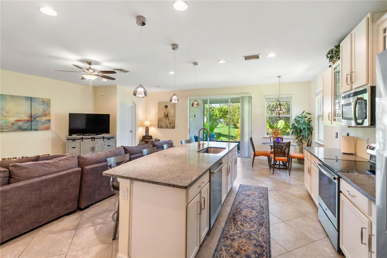 6228 35th Court E, Bradenton, FL 34203 Photo