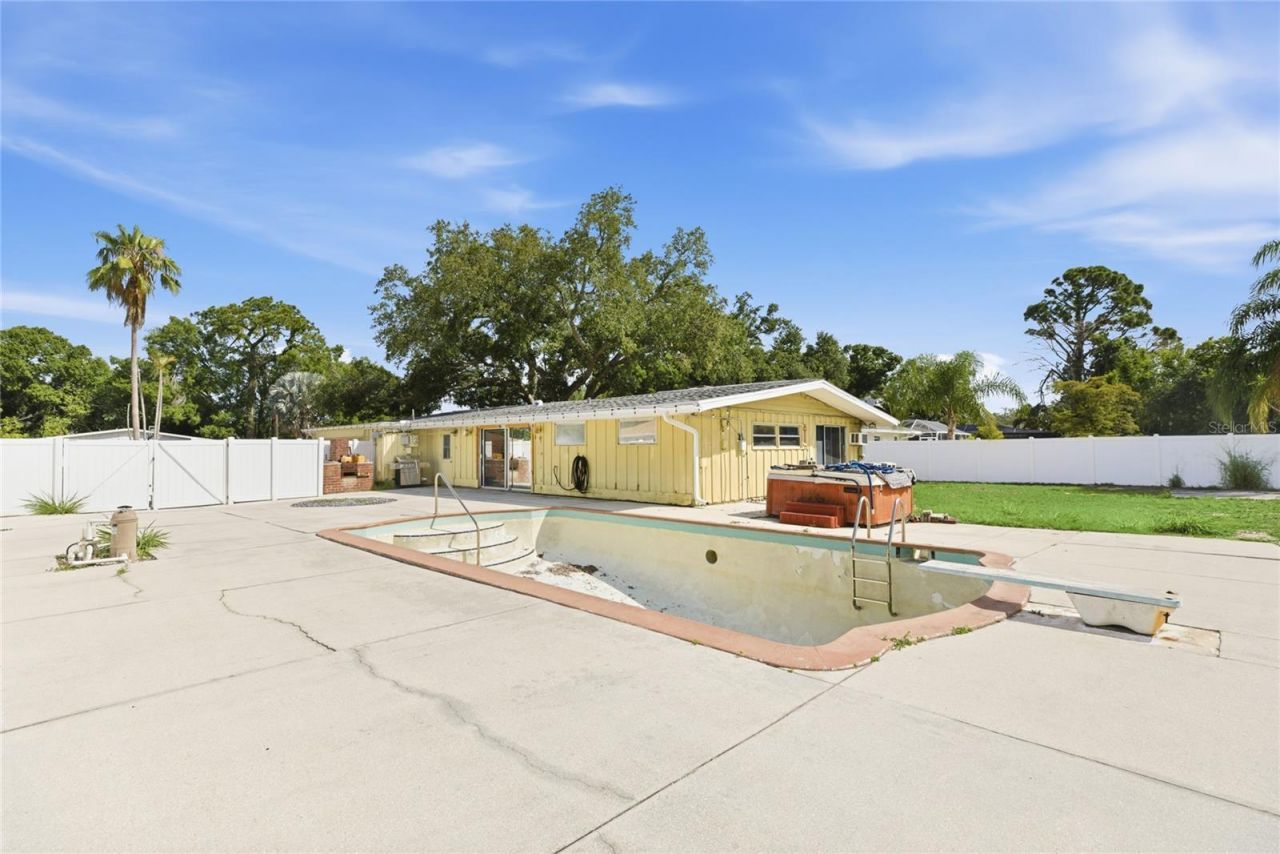 616 Saint Andrews Drive, Sarasota, FL 34243 Photo