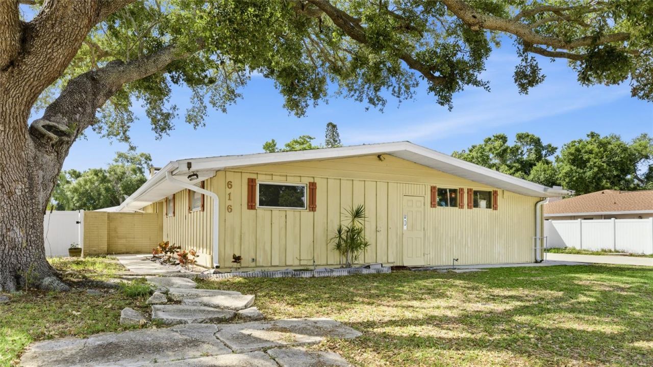 616 Saint Andrews Drive, Sarasota, FL 34243 Photo
