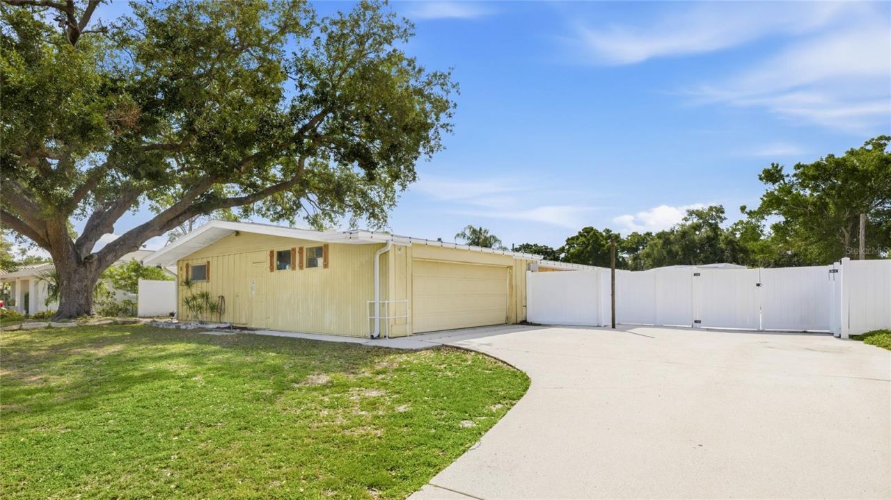 616 Saint Andrews Drive, Sarasota, FL 34243 Photo