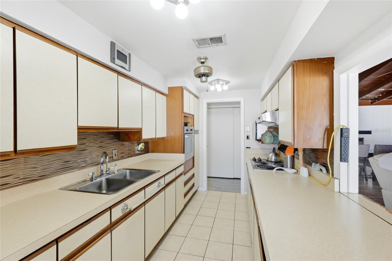 616 Saint Andrews Drive, Sarasota, FL 34243 Photo