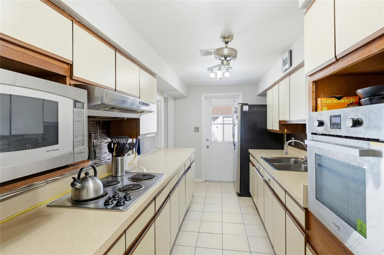 616 Saint Andrews Drive, Sarasota, FL 34243 Photo