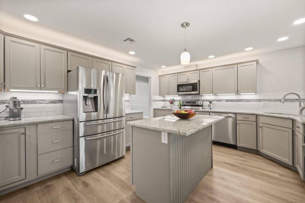 37153 County Road 452 , Grand Island, FL 32735 Photo