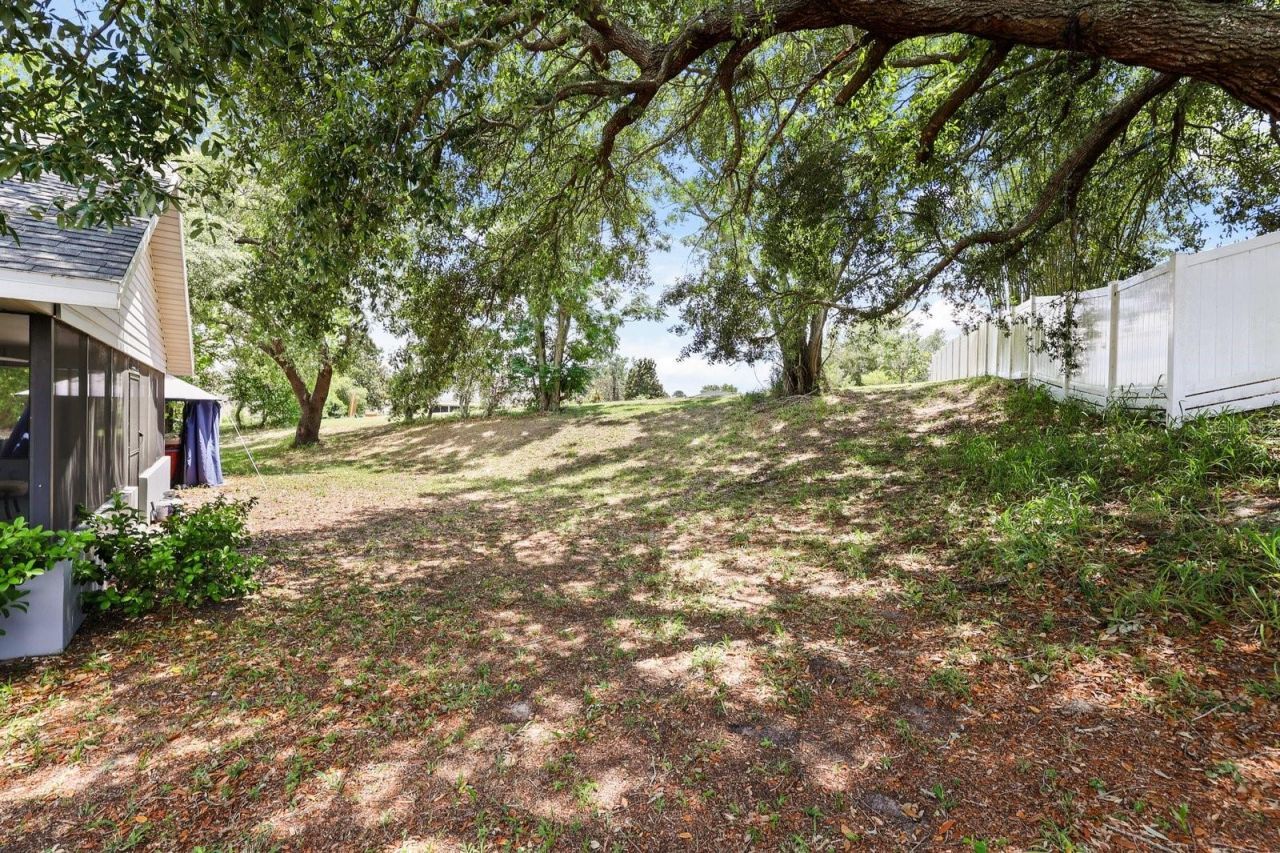 37153 County Road 452 , Grand Island, FL 32735 Photo