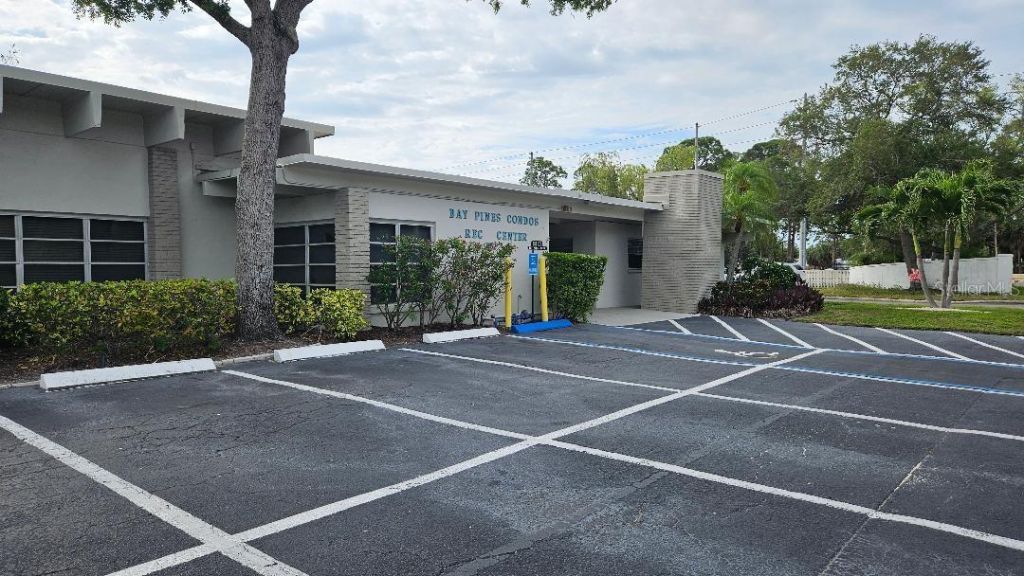 9950 47th Avenue N, Unit 303, Saint Petersburg, FL 33708 Photo