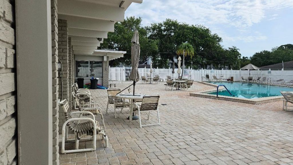 9950 47th Avenue N, Unit 303, Saint Petersburg, FL 33708 Photo