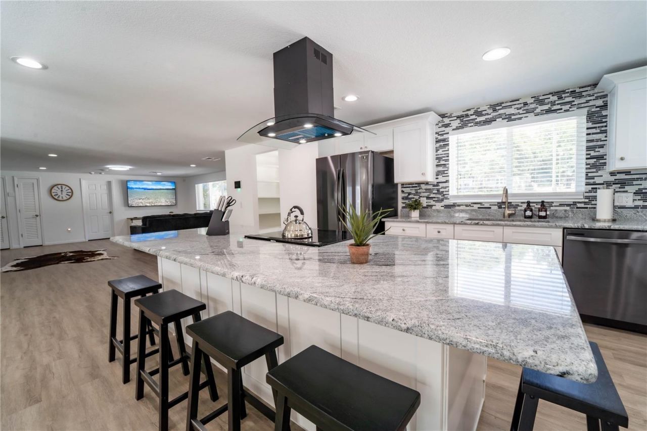 39352 County Road 54, Zephyrhills, FL 33542 Photo