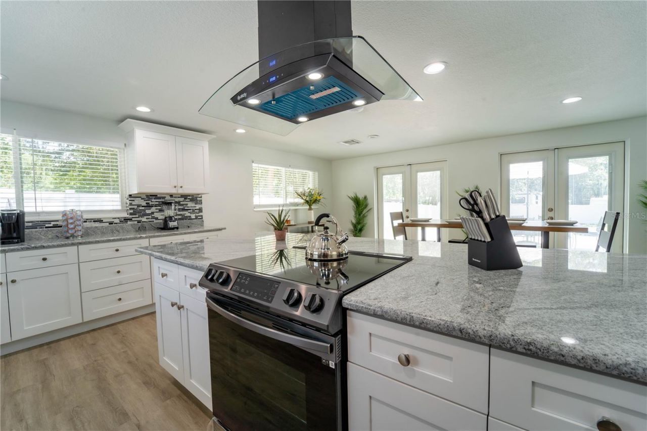 39352 County Road 54, Zephyrhills, FL 33542 Photo