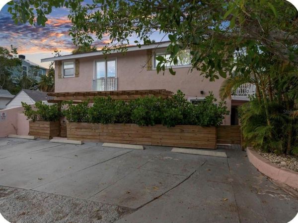106 E BAY DRIVE, TREASURE ISLAND, FL 33706
