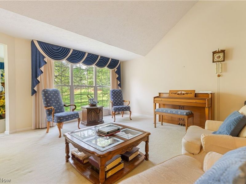 1702 Southpointe Circle NE, Canton, OH 44714 Photo 9