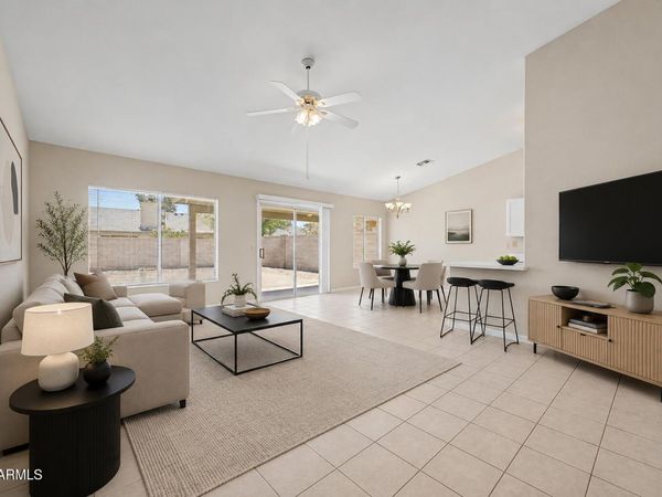 10237 W WINDSOR Boulevard, Glendale, AZ 85307