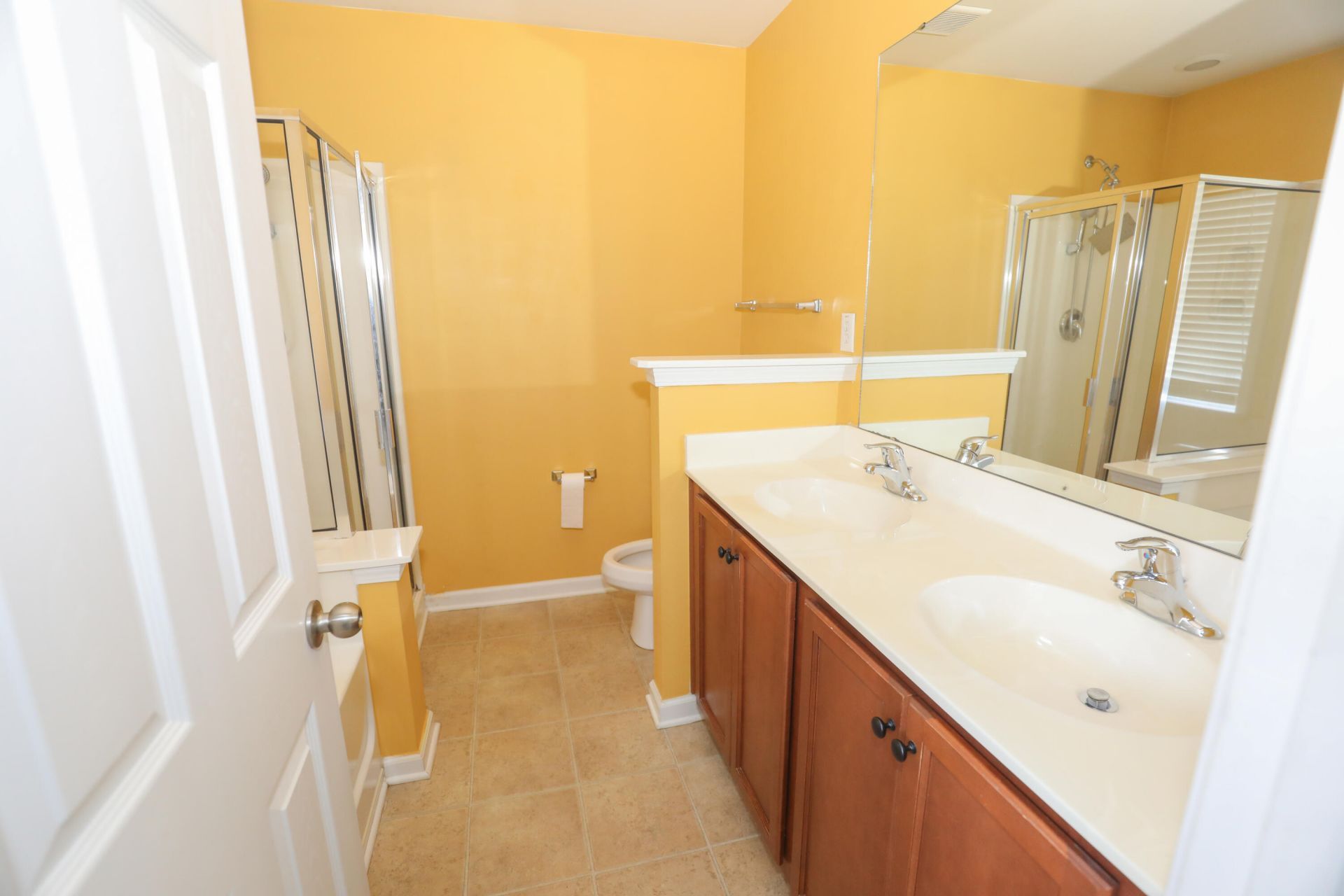 196 Avonshire Drive Photo 13