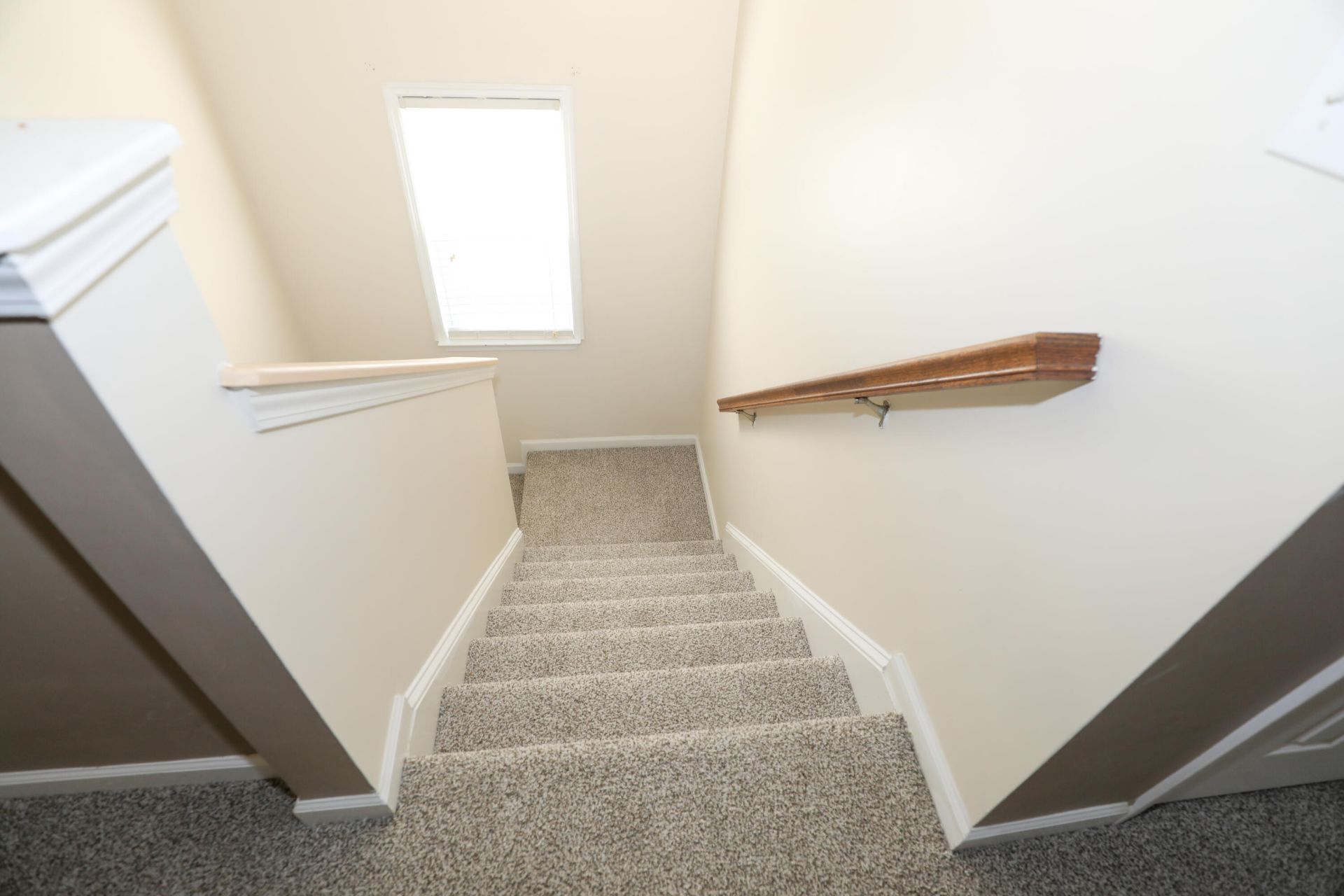 196 Avonshire Drive Photo 15