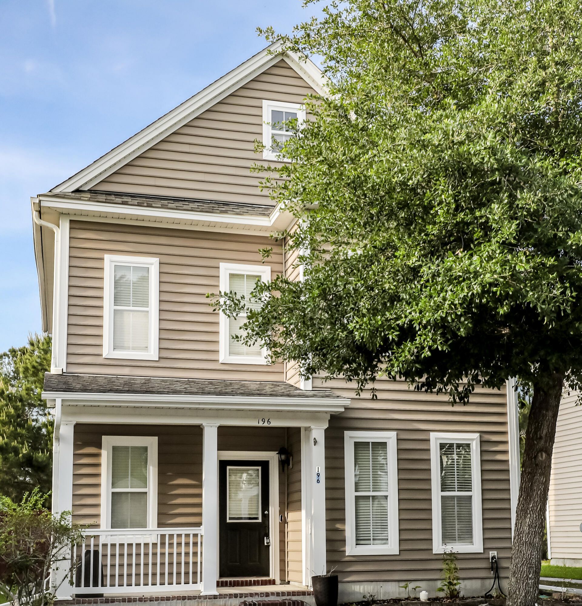 196 Avonshire Drive Photo 19