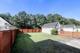 196 Avonshire Drive photo 4