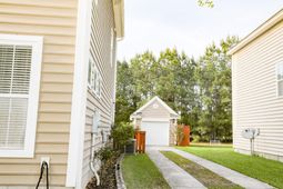 196 Avonshire Drive photo 4