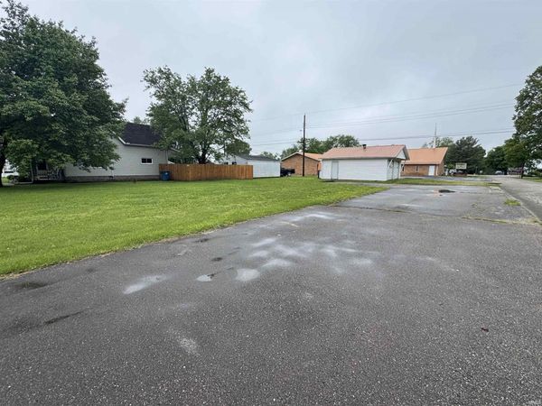 301 S Park Street, Jasonville, IN 47438