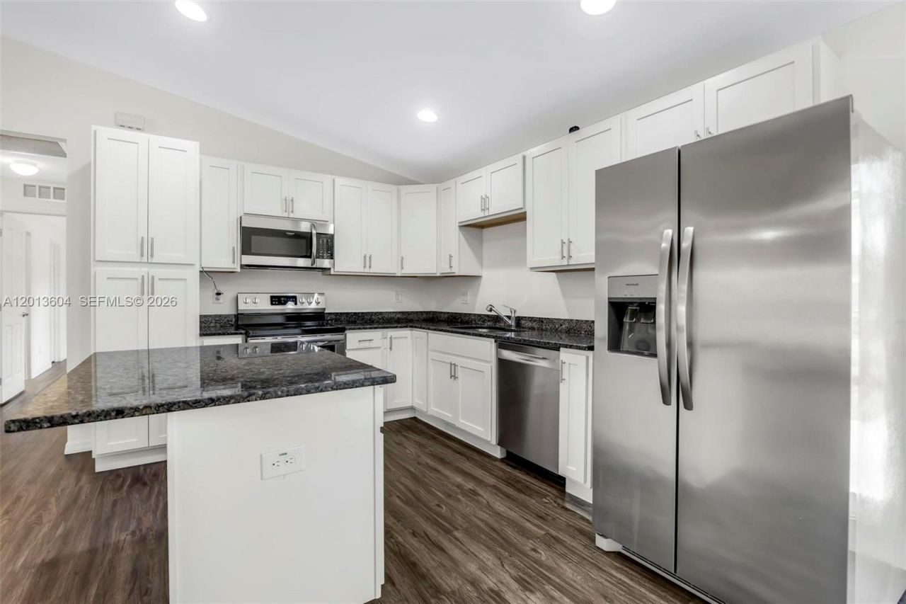 6069 S Moss Cir, La Belle, FL 33935 Photo