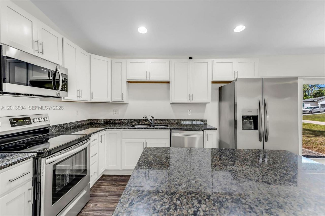 6069 S Moss Cir, La Belle, FL 33935 Photo