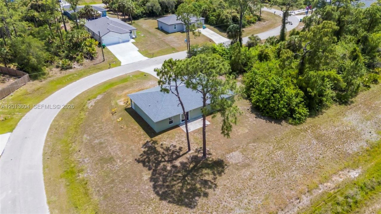 6069 S Moss Cir, La Belle, FL 33935 Photo