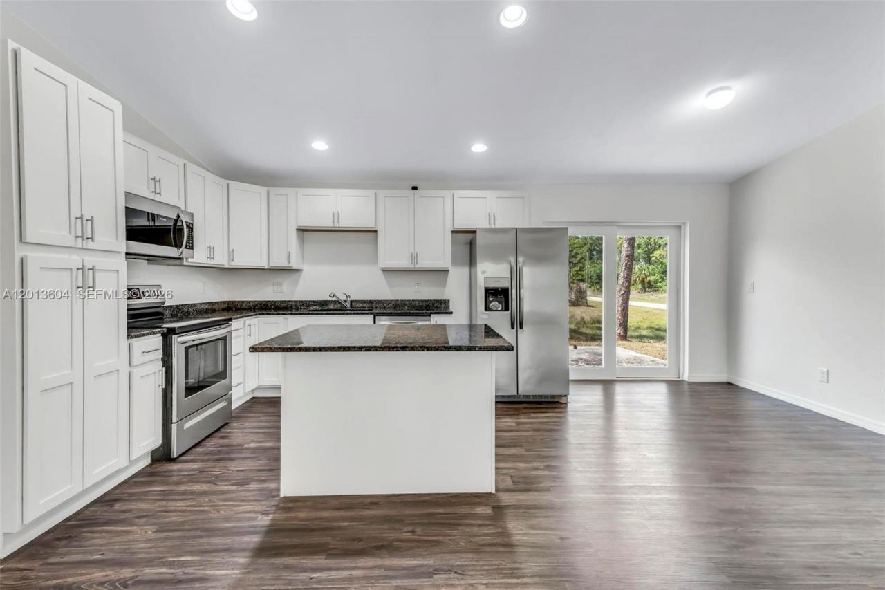 6069 S Moss Cir, La Belle, FL 33935 Photo