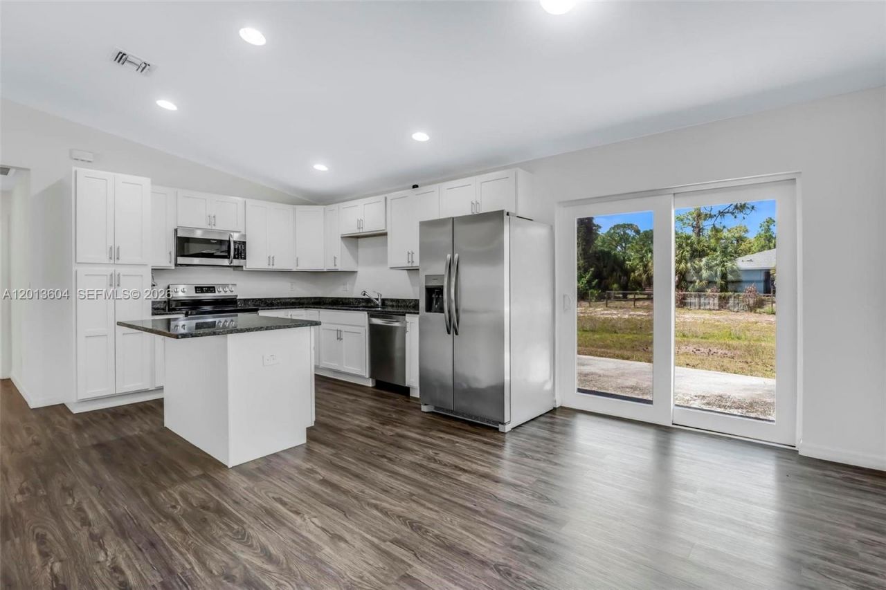 6069 S Moss Cir, La Belle, FL 33935 Photo