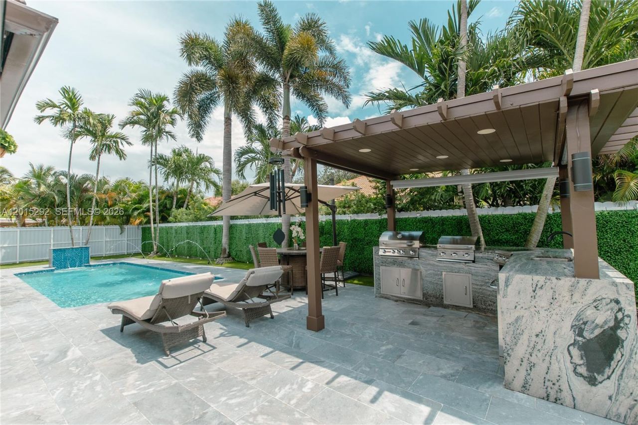 7814 NW 165th St , Miami Lakes, FL 33016 Photo