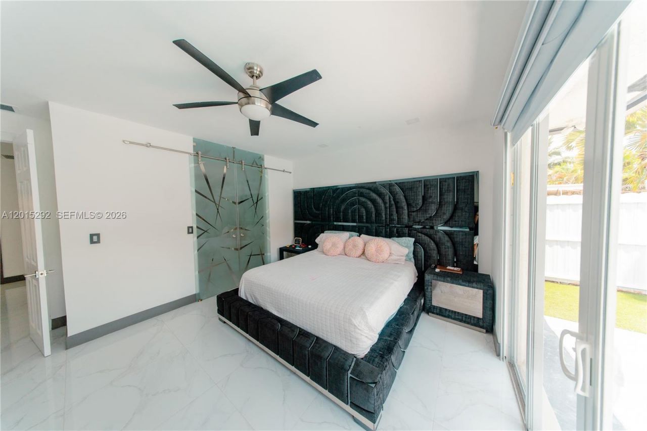 7814 NW 165th St , Miami Lakes, FL 33016 Photo