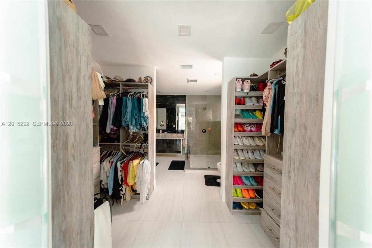 7814 NW 165th St , Miami Lakes, FL 33016 Photo