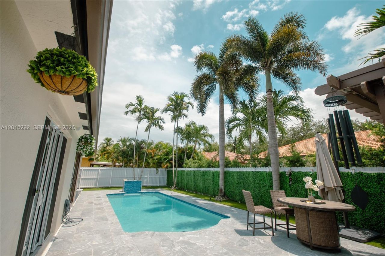 7814 NW 165th St, Miami Lakes, FL 33016 Photo