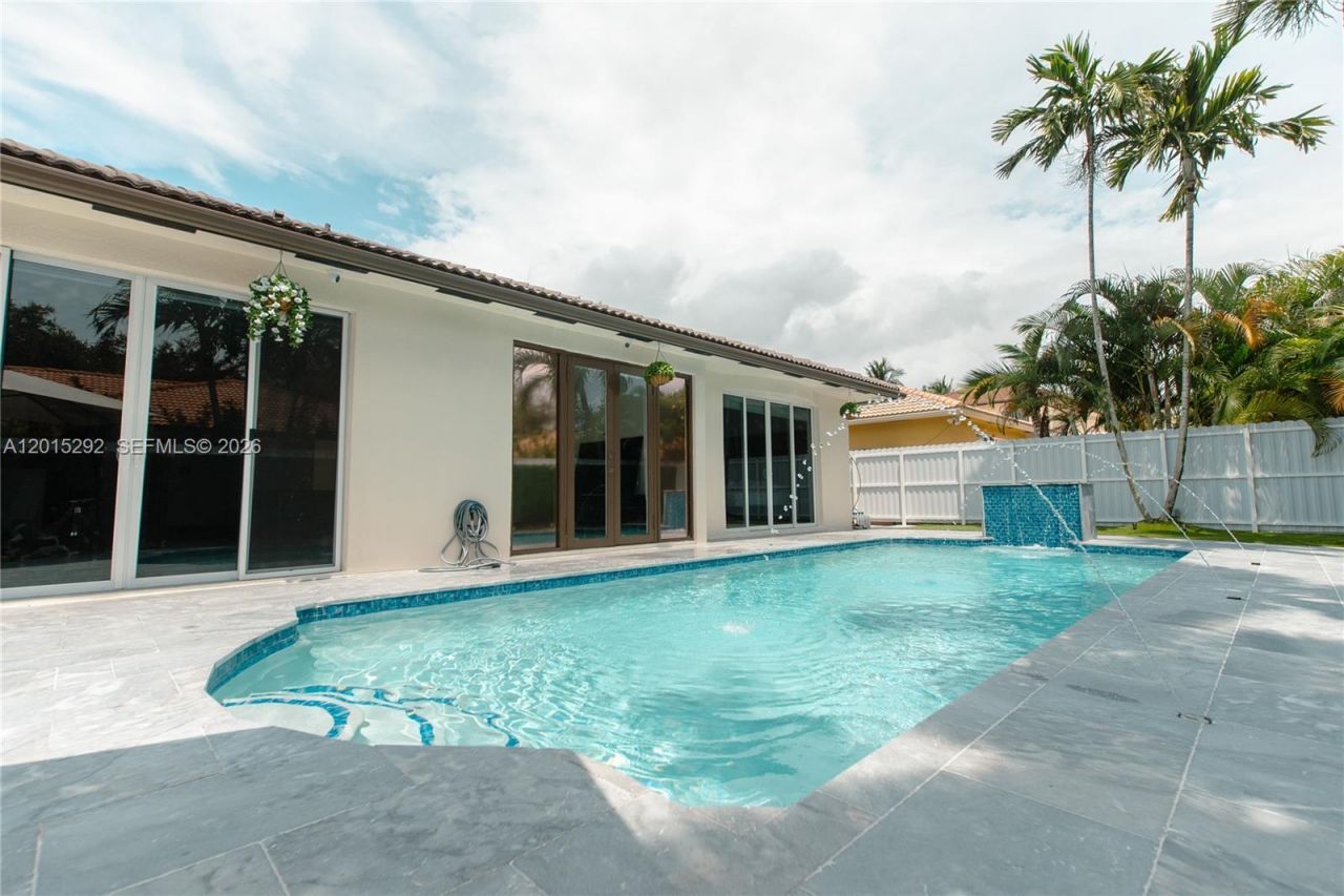 7814 NW 165th St , Miami Lakes, FL 33016 Photo