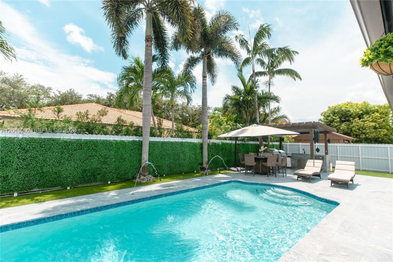 7814 NW 165th St , Miami Lakes, FL 33016 Photo