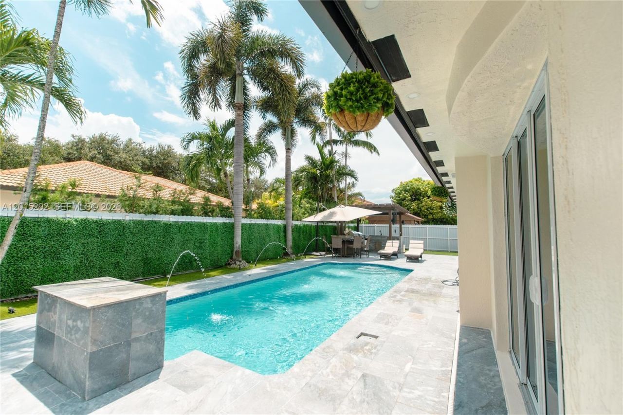7814 NW 165th St , Miami Lakes, FL 33016 Photo